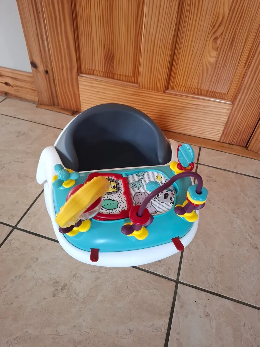 Snug floor seat - Image 1