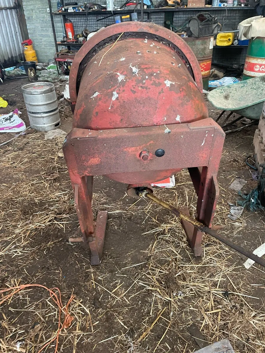 Tractor cement mixer - Image 2