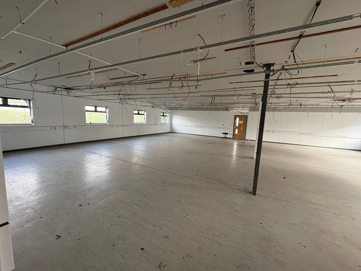 Modular Building 21m x 15m Excellent Condition - Image 2