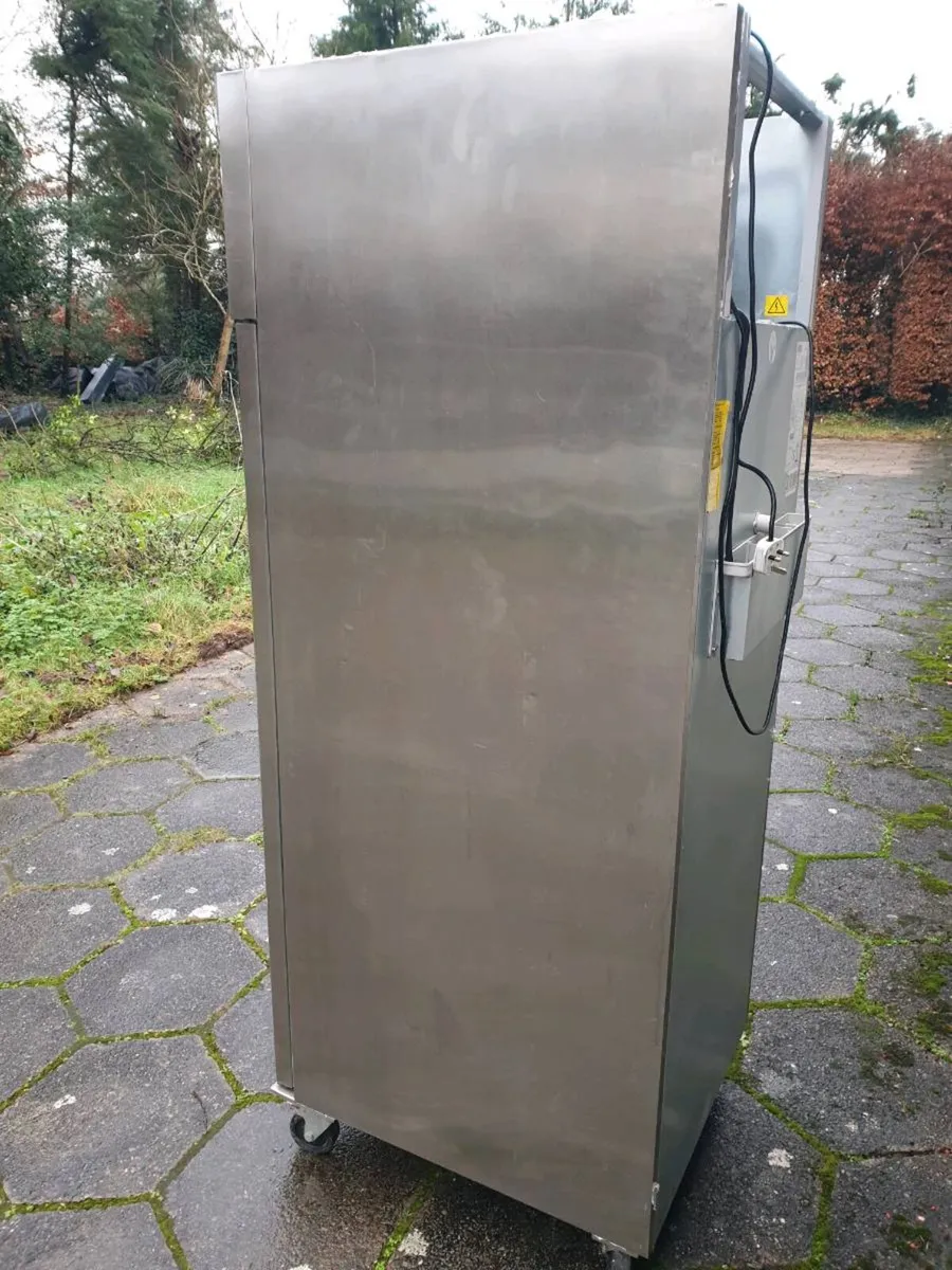 G-Line GUC65 Commercial Fridge - Low Hours, Excell - Image 3