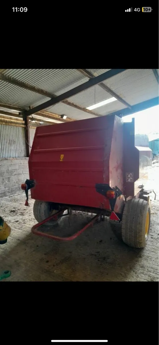 New Holland baler - Image 2