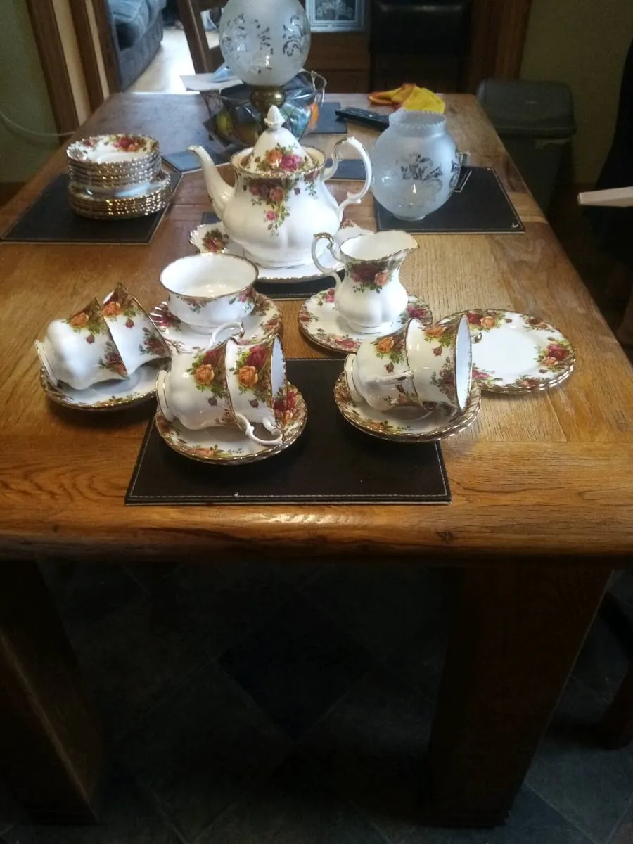 Old country rose - Image 1