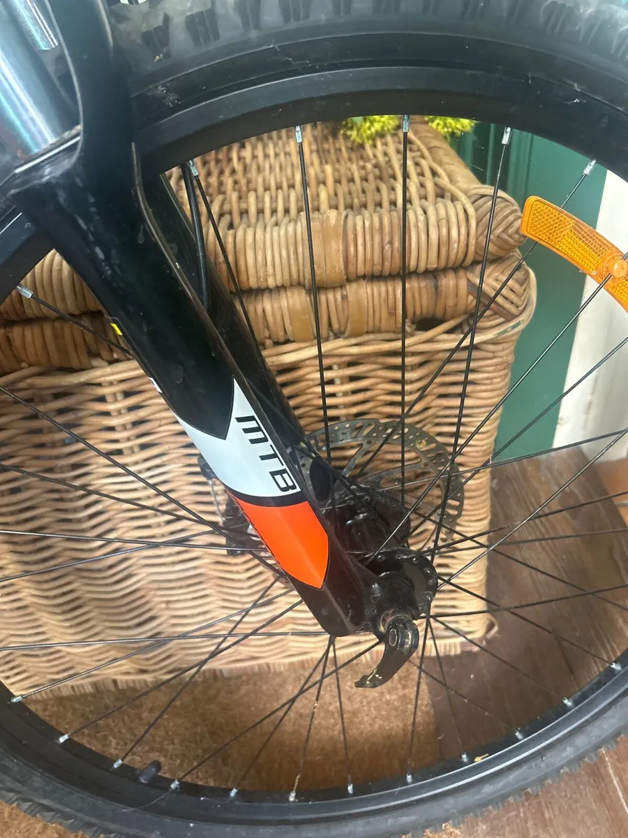 Monty KX9 Bicycle - Image 2