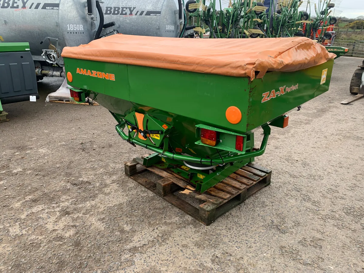 Amazone zax 1402 spreader - Image 2