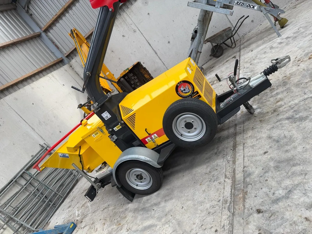 Wood chipper - Image 1