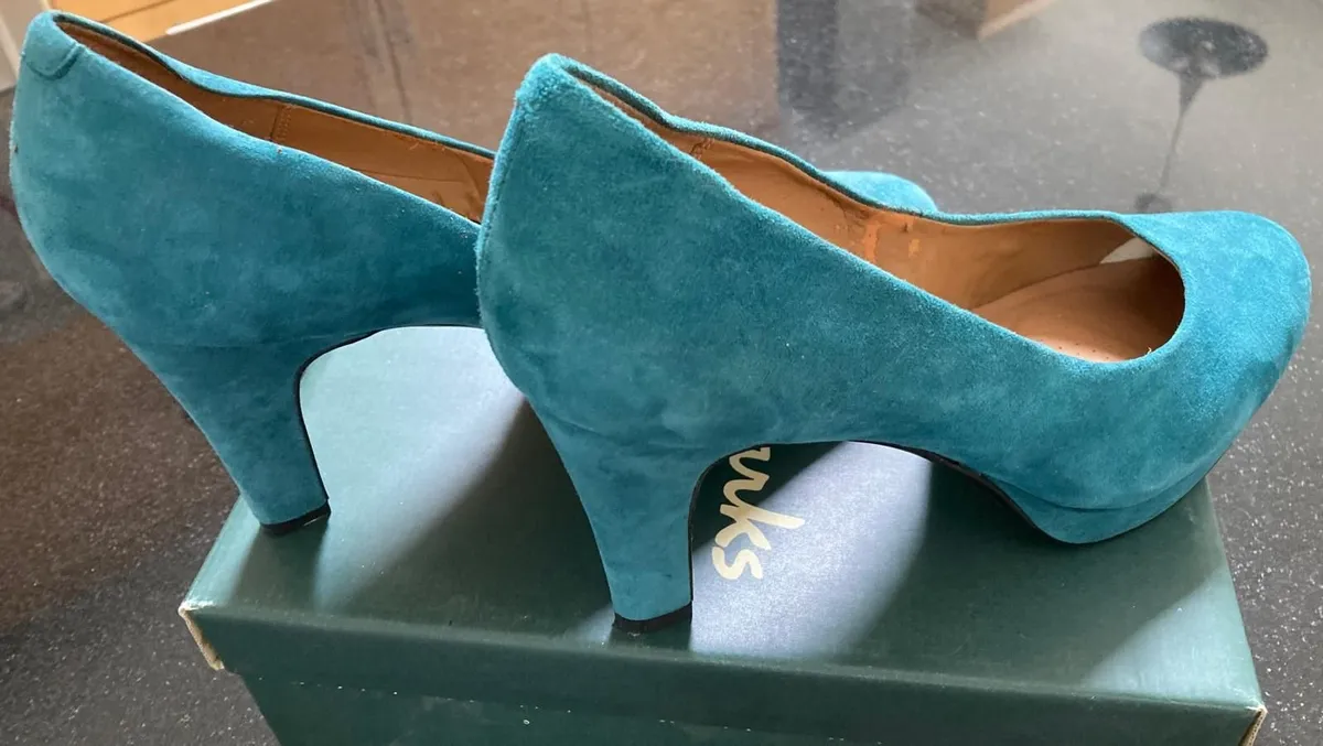 Clarks Ladies Teal Genuine Leather Suede Shoes - Image 1