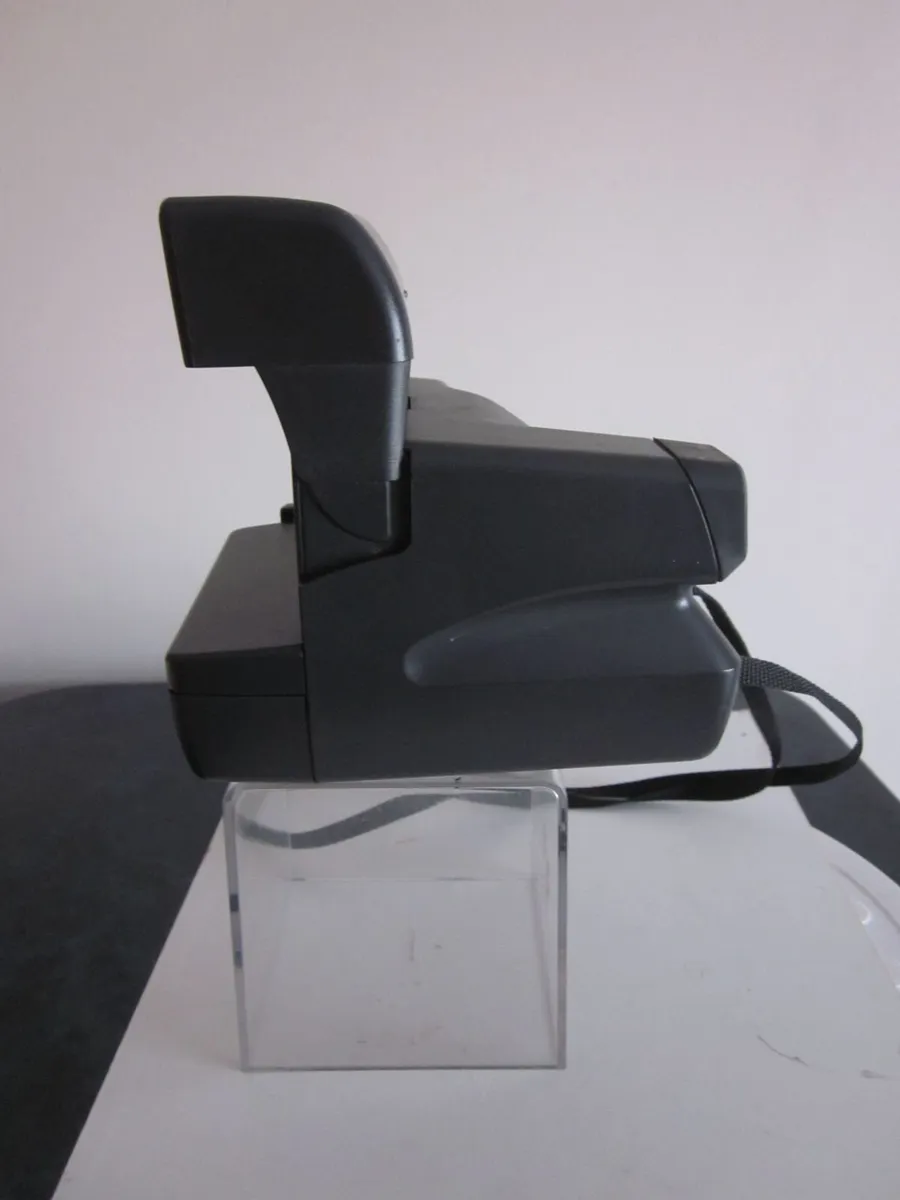 Polaroid 636 Close Up Vintage Instant Camera. - Image 2