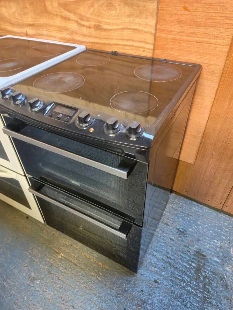 Zanussi Freestanding Electric Cooker 60cm - Image 1