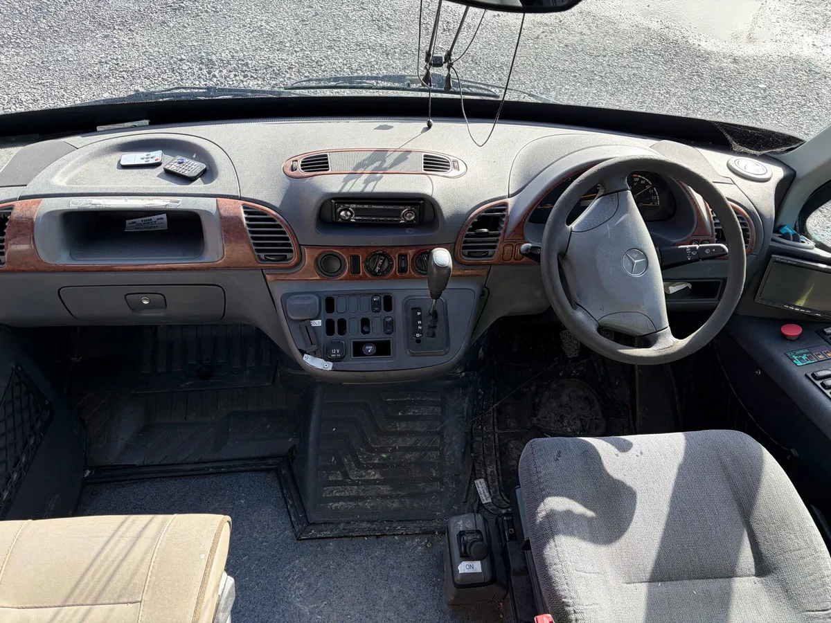 2006 Mercedes riada 24 seater with leather - Image 4