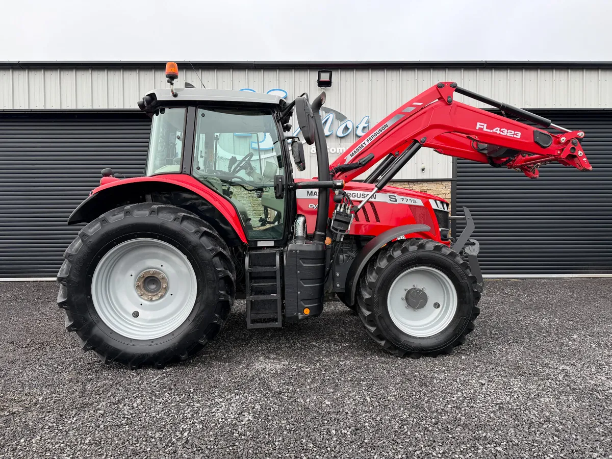 23 MASSEY FERGUSON 7715S - Image 4