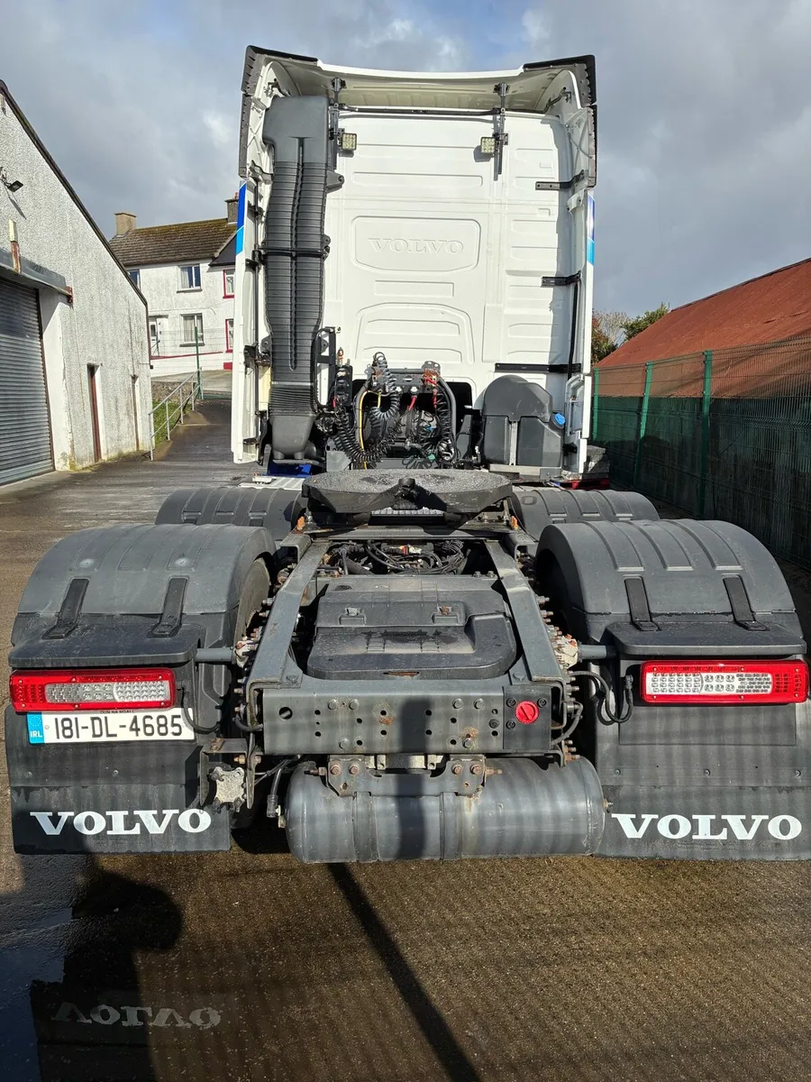 Volvo FH500 6 x 2 Midlift - Image 4