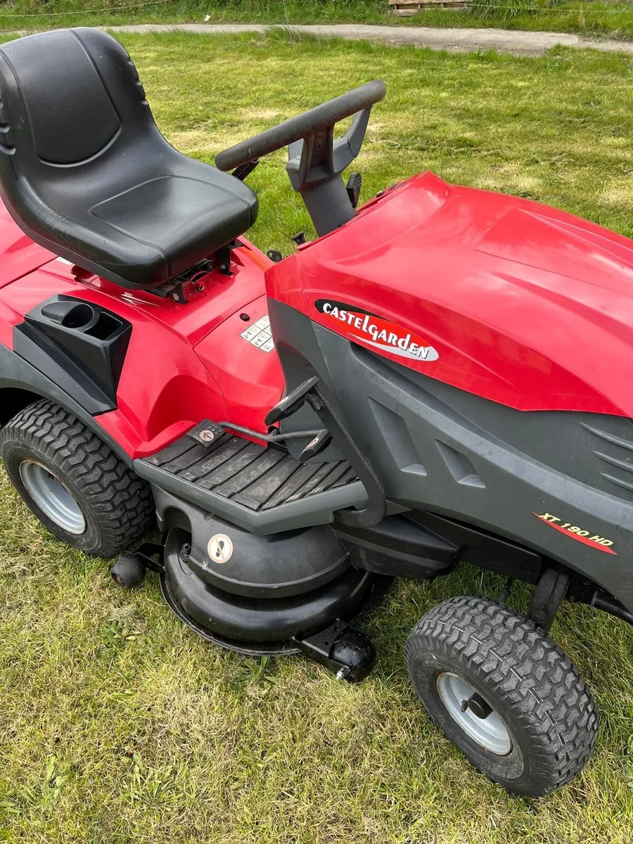 Ride on Tractor Lawnmower - Image 2