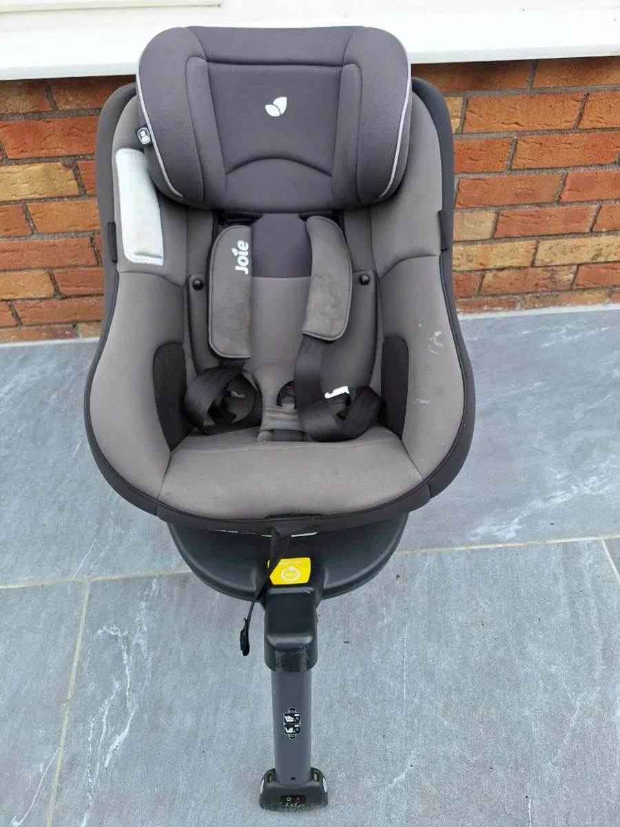 2 x Joie Spin 360 Car Seats - Image 1