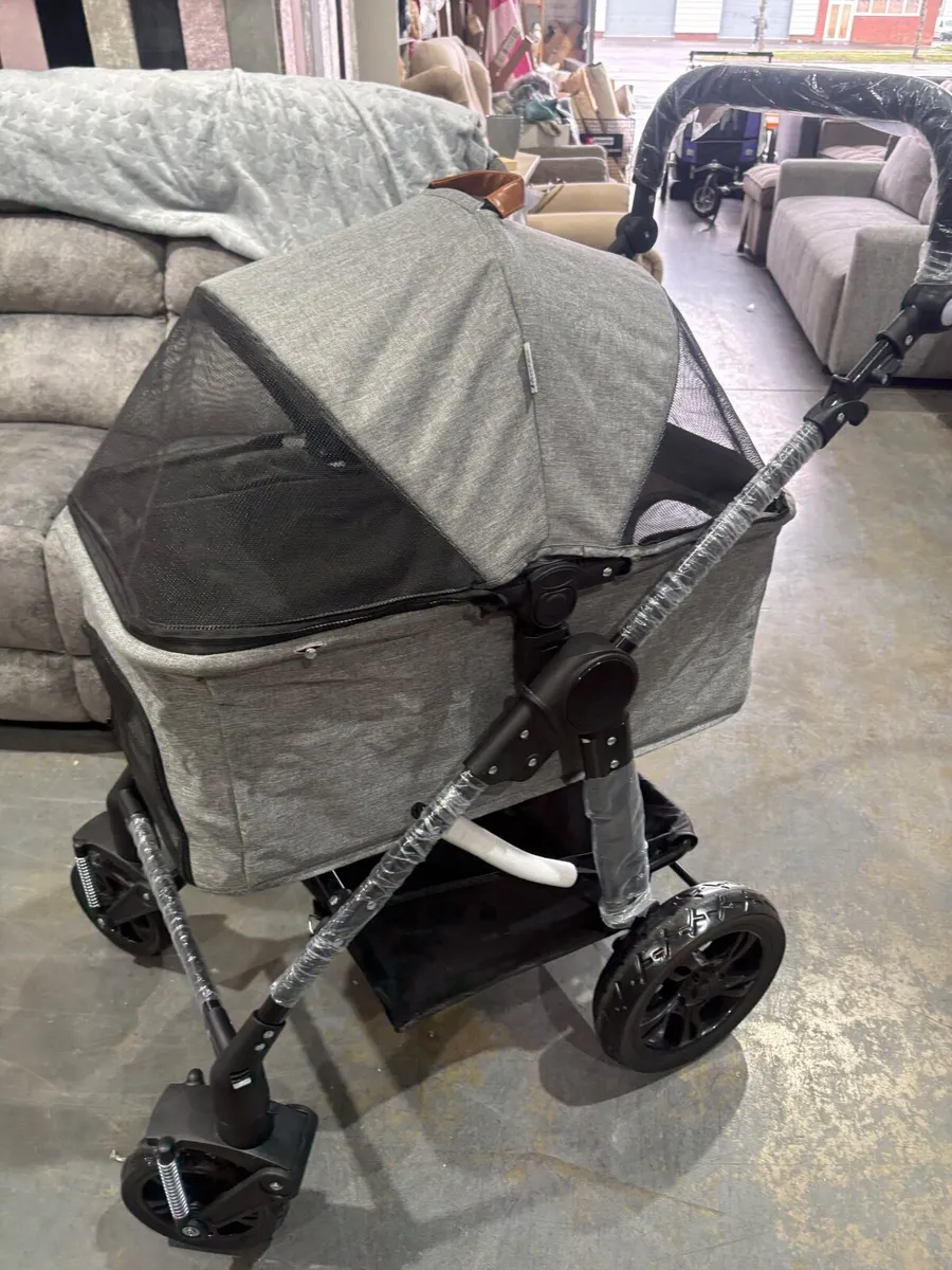 Pet stroller - Image 1
