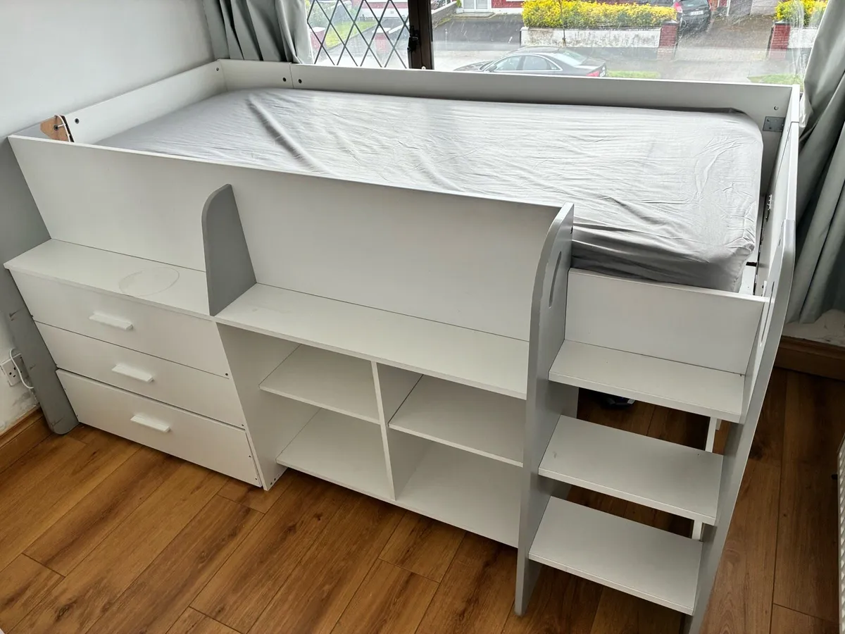 Mid Sleeper Bed & Mattress **FREE** - Image 1