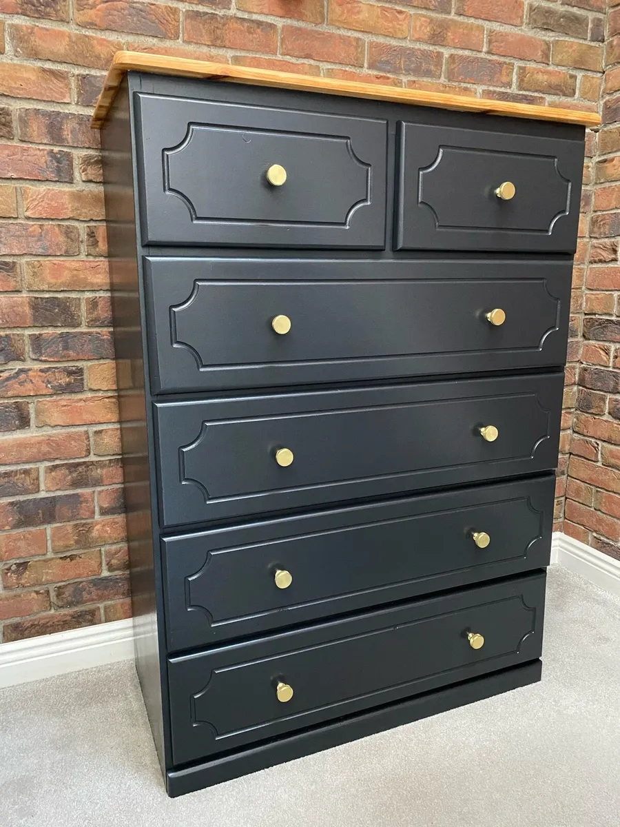 Large solid wood Chest of Drawers - Image 1