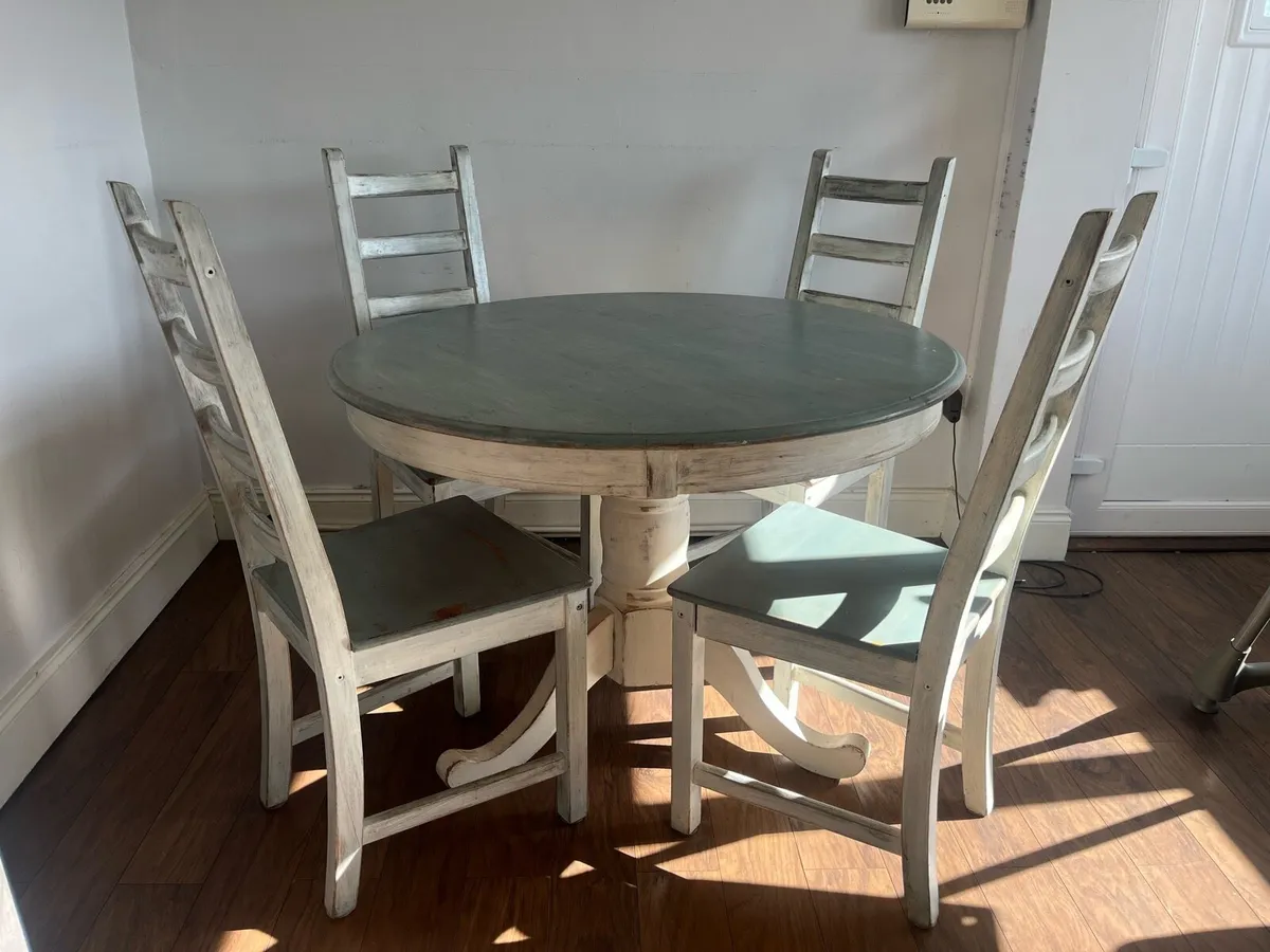 Dining Table & 4 chairs - Image 1