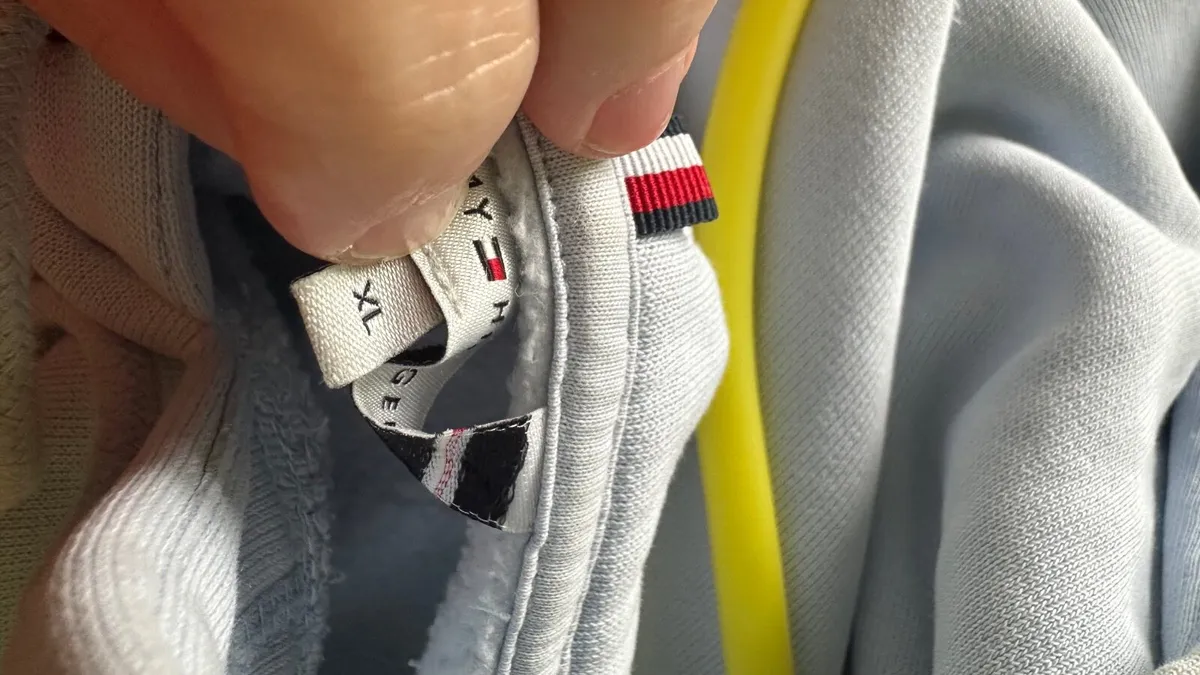 Hilfiger women’s hoody xl - Image 3