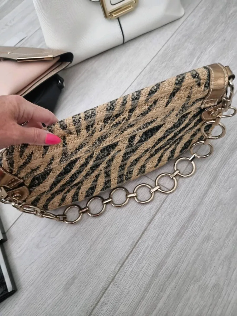 Real Genuine Guess Bag - Image 2