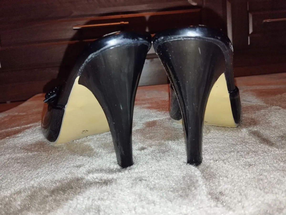 Heeled sandals. - Image 2