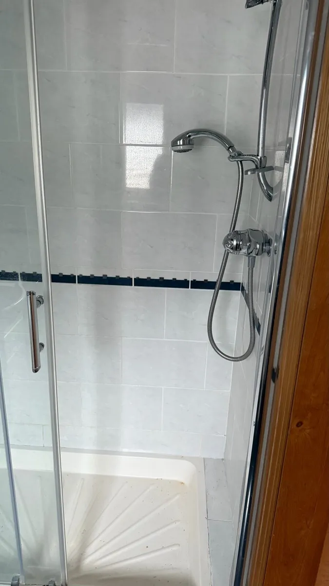 Bathroom fittings - Image 4