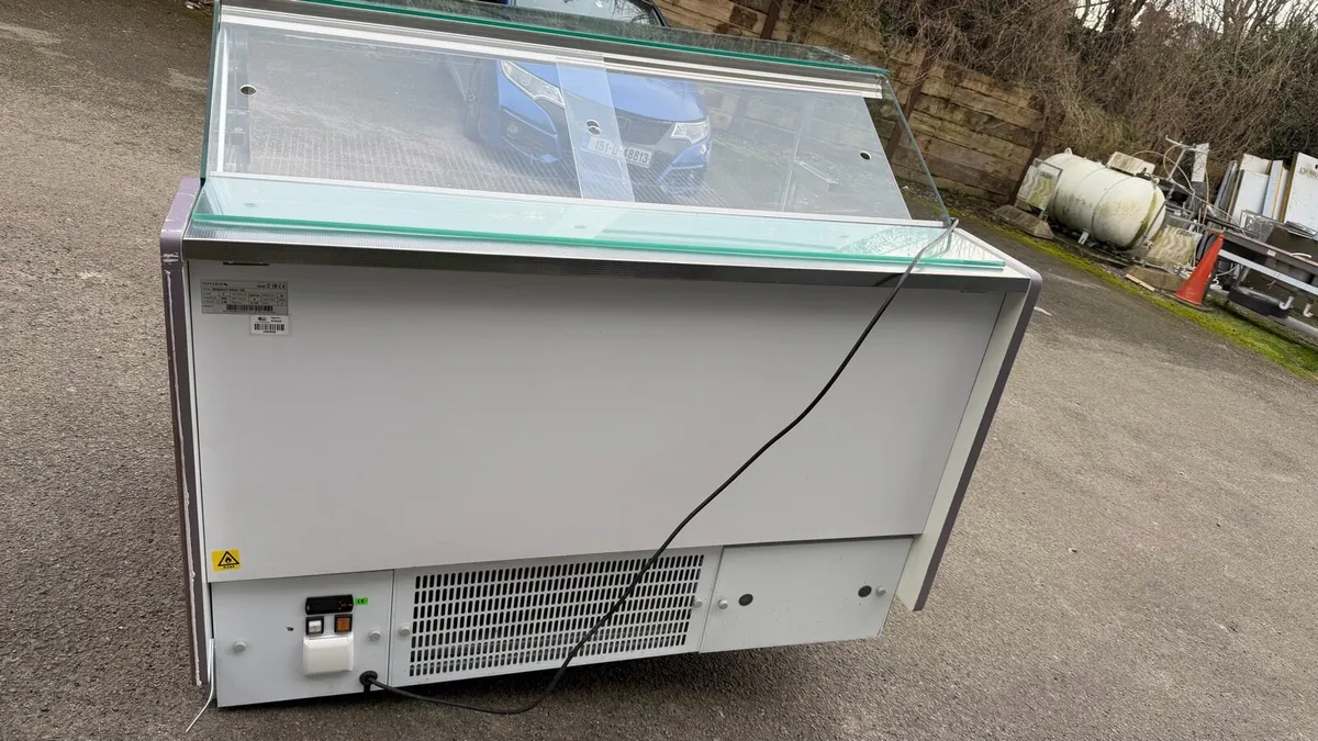 Deli display fridge - Image 3