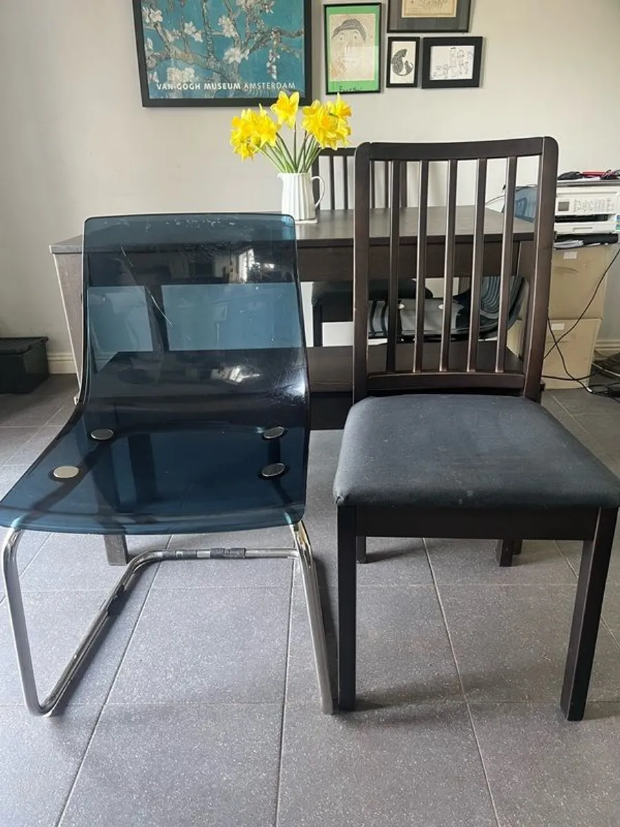 kitchen table and chairs - Image 1