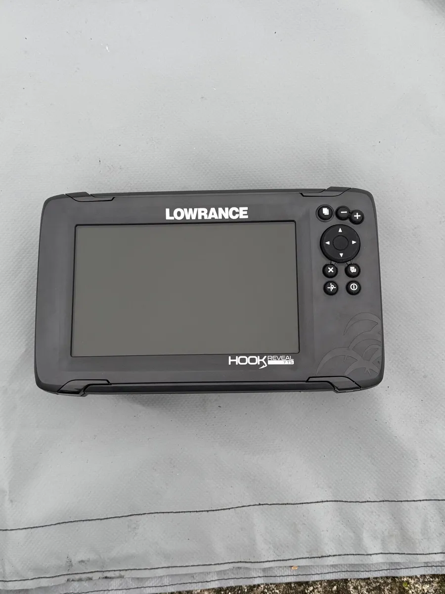 Fish finder Lowrance HOOK Reveal 7 TripleShot - Image 1