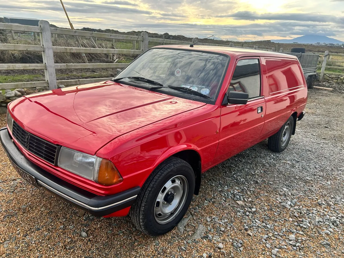 Peugeot 305 van - Image 3