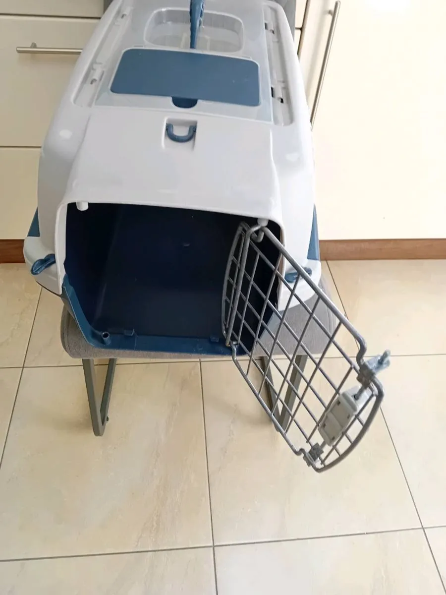 PET CARRIERS  ALL LIKE NEW - Image 1
