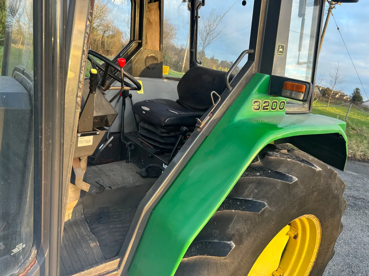 1996 John Deere 3200 2wd - Image 3