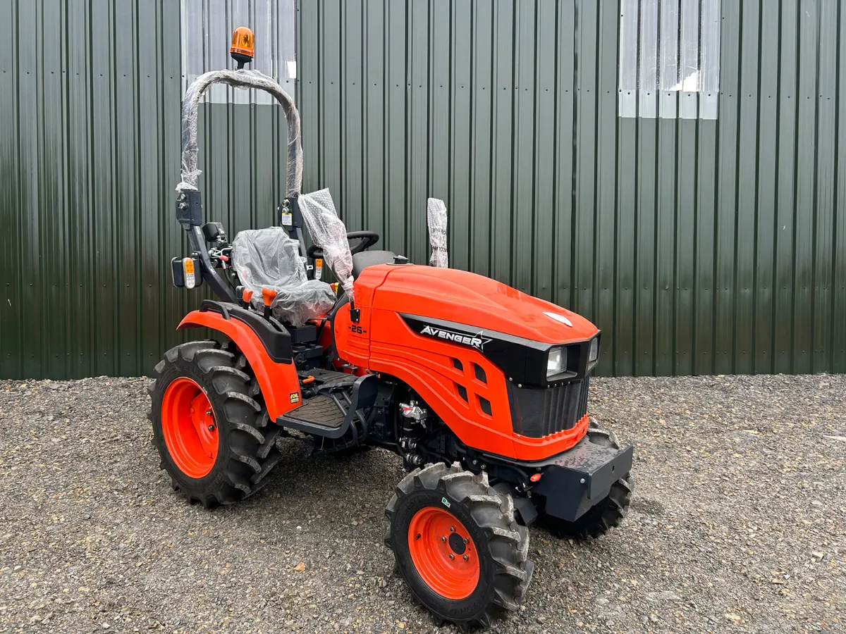 New Avenger 26 Compact Tractor - Image 3