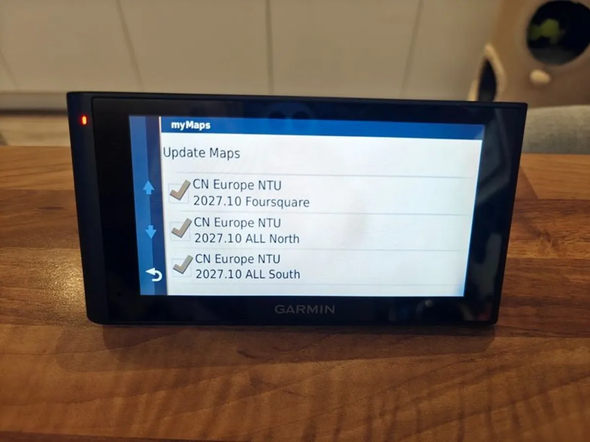 6-inch Garmin HGV sat nav with built-in Dashcam - Image 3