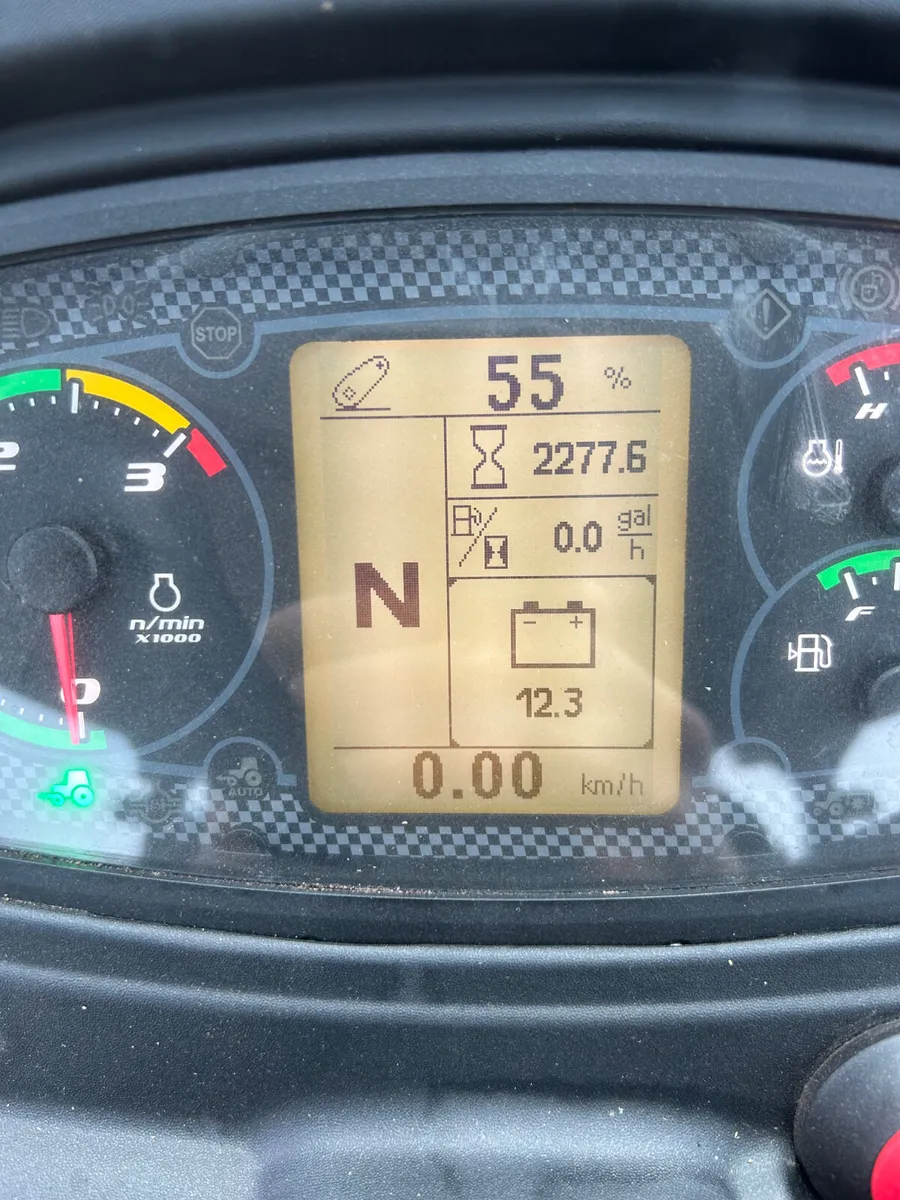 2021 Case Farmall 115C with Loader - Image 4