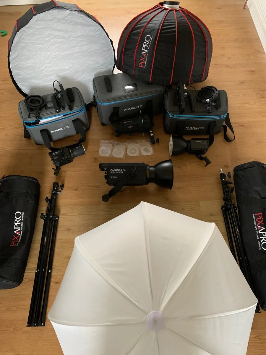 Filmmaking lighting bundle - Image 1