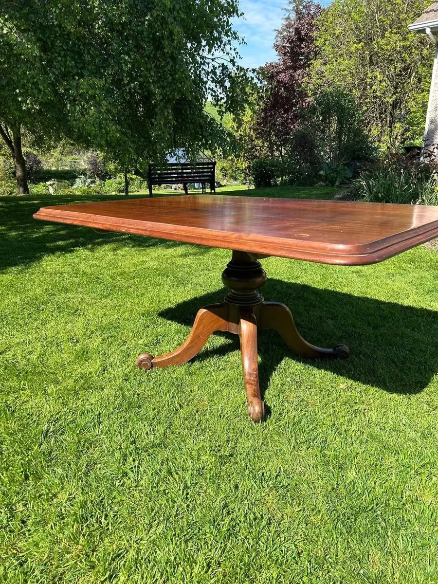 Dining table - Image 1