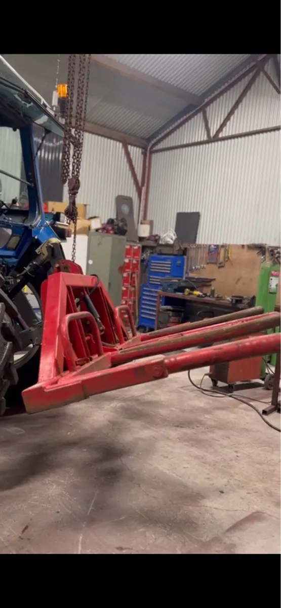 Nugent bale lifter adapter - Image 3