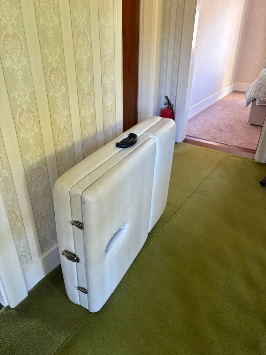 Massage table - Image 3