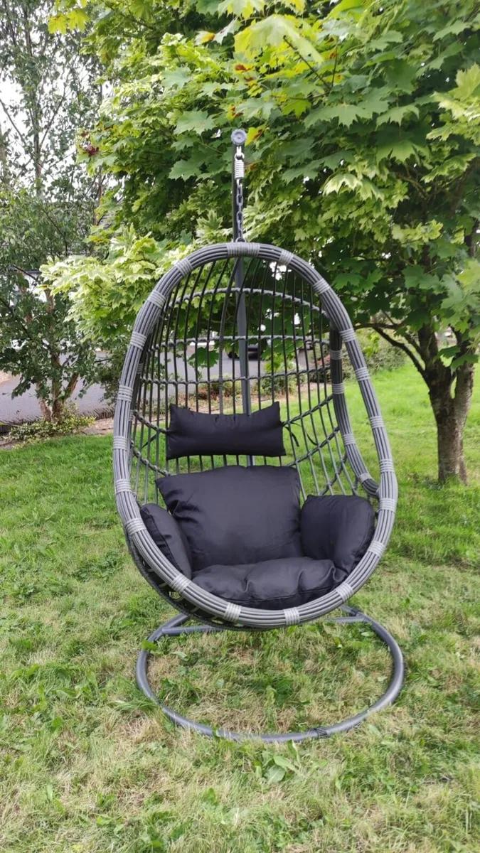 Hanging Swings Eggs Metal Frame Free Delivery - Image 1