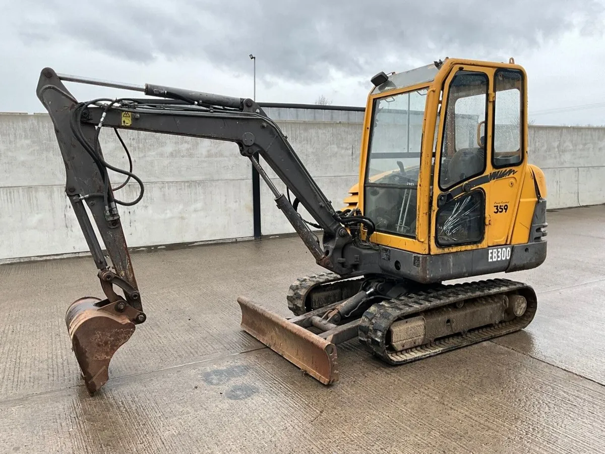 PELJOB EB300 3 TON MINI DIGGER - Image 1