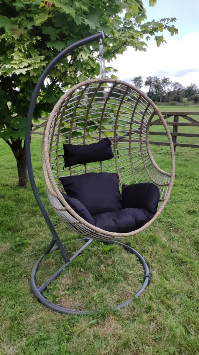 Hanging Swings Eggs Metal Frame Free Delivery - Image 1