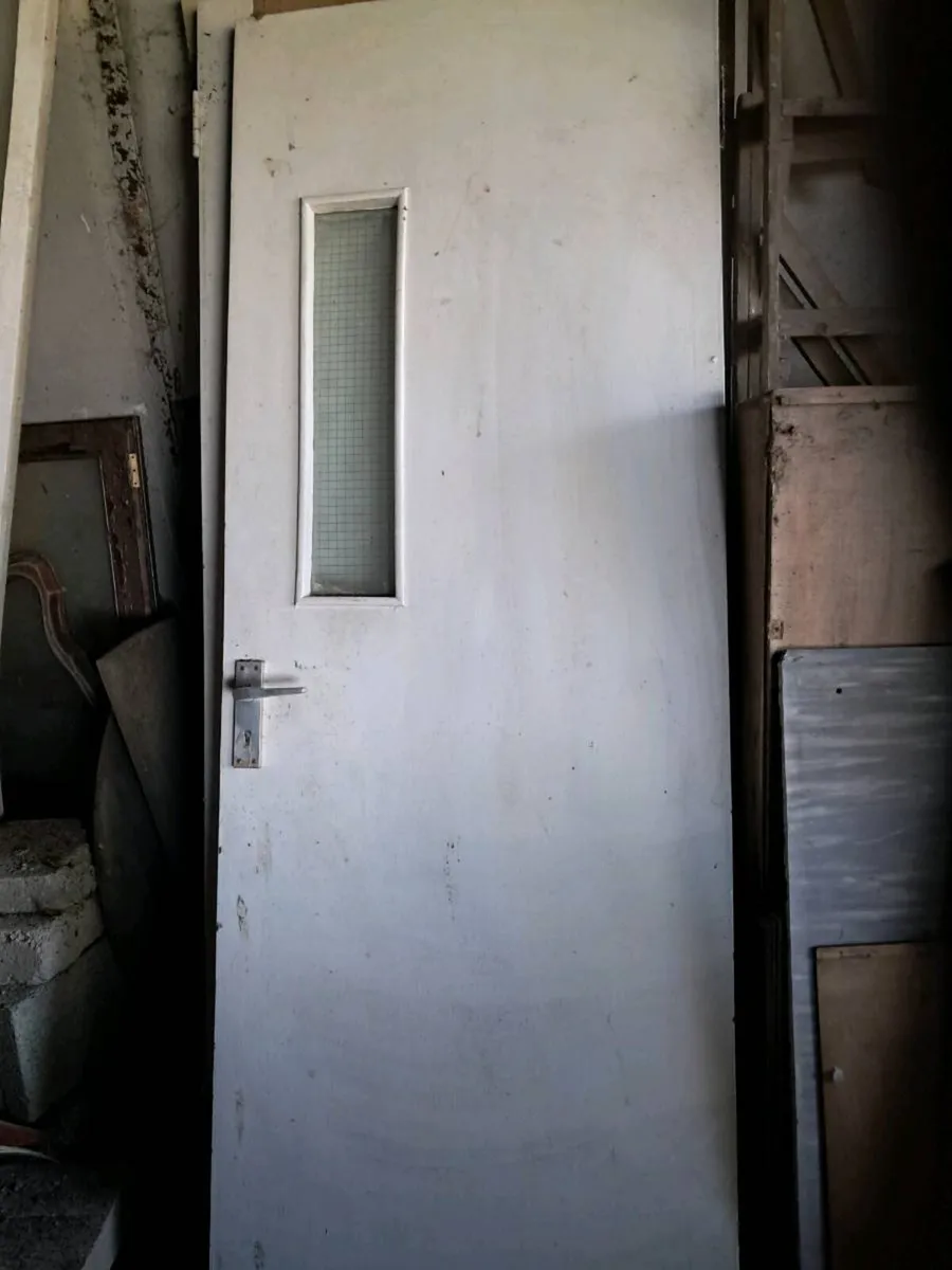 2 interior doors - Image 1