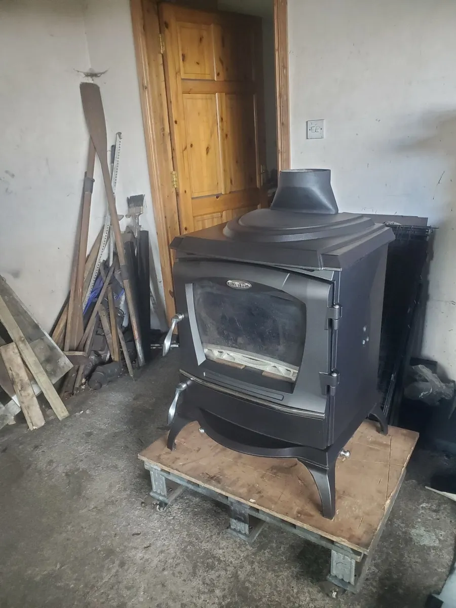 Stanley Reginald boiler stove perfect condition - Image 1