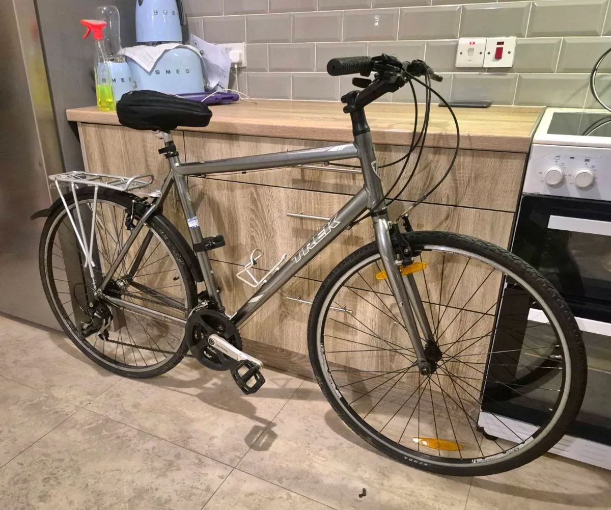 ADULTS TREK BICYCLE FX SERIES 7.1 LARGE FRAME IN - Image 1