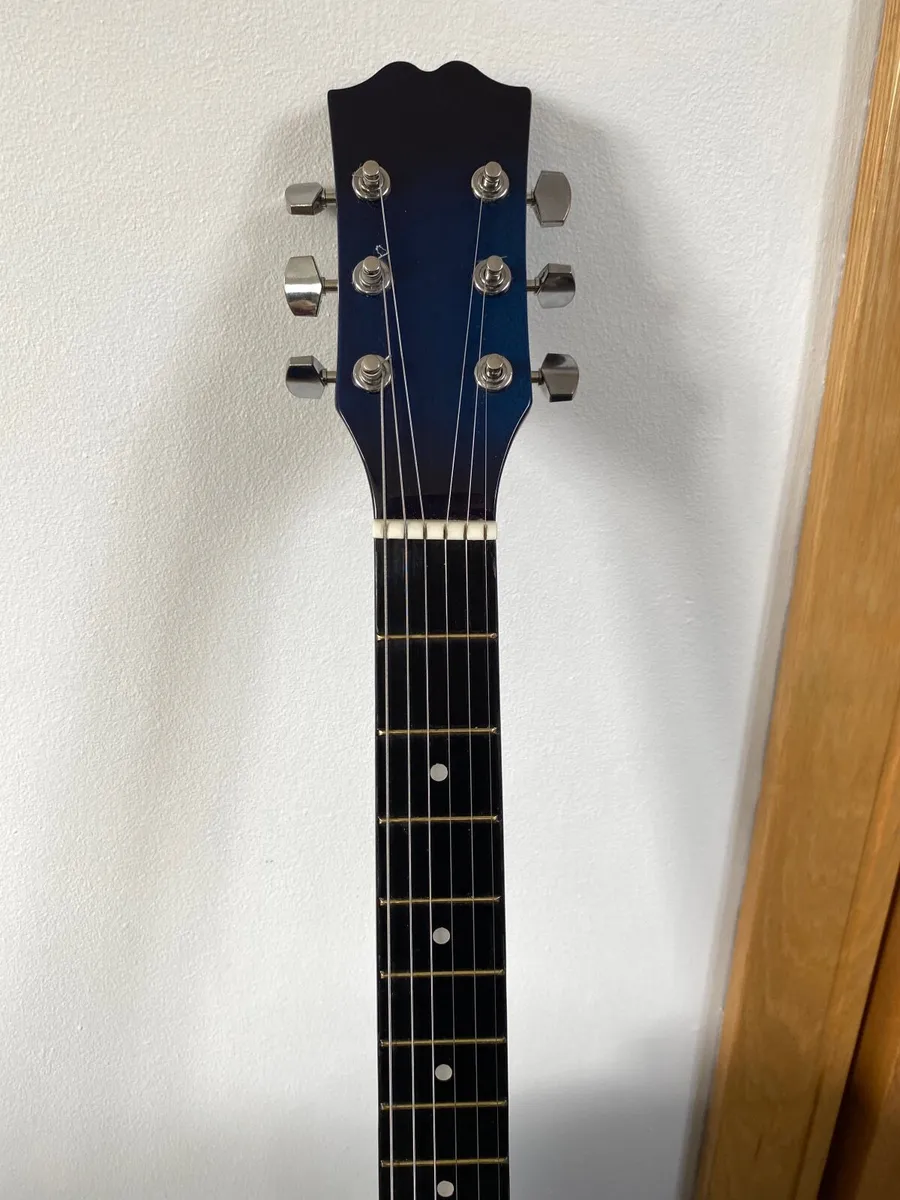 Guitar  acoustic - Image 2