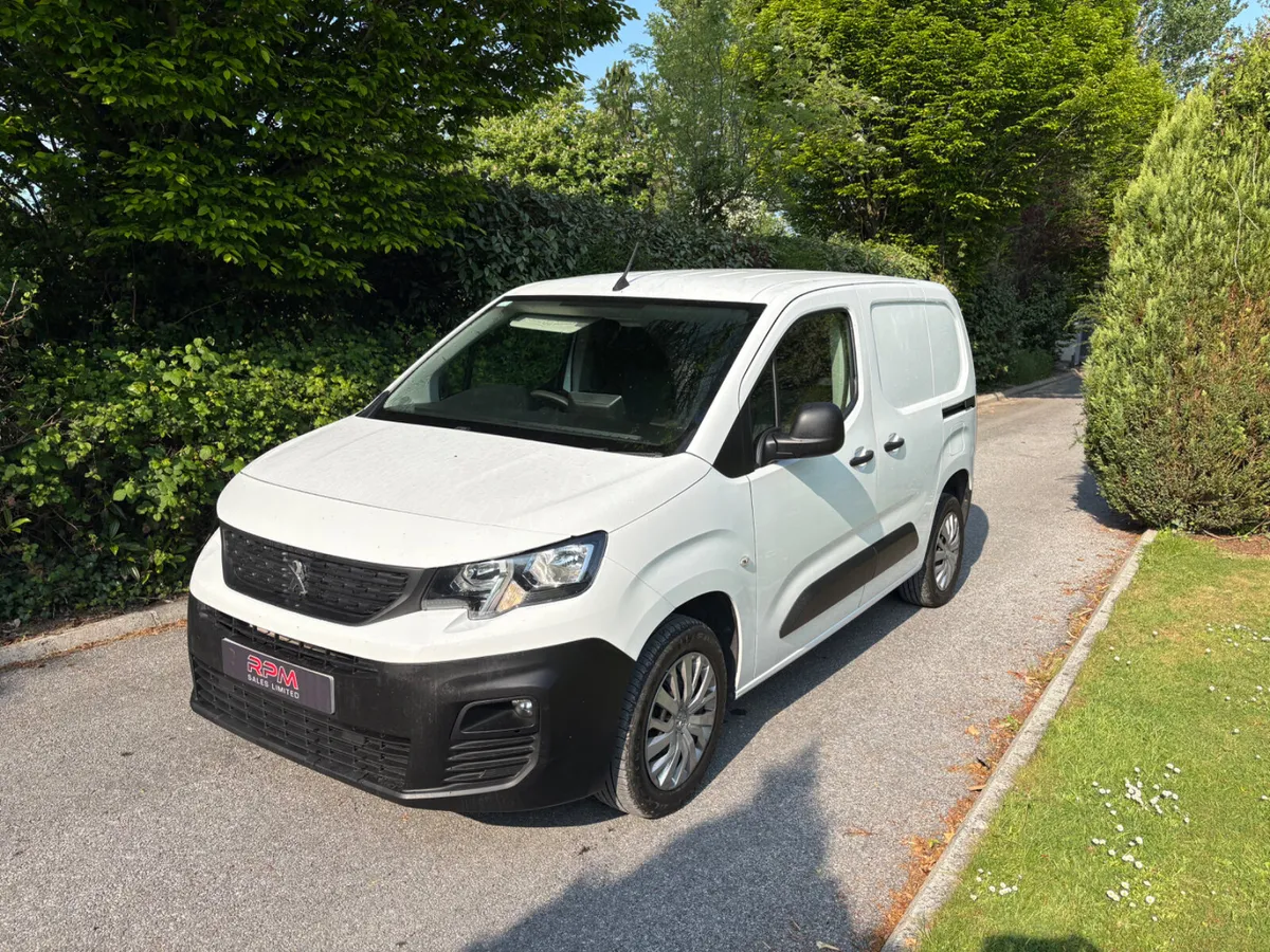 2022 Peugeot Partner (finance available ) - Image 4