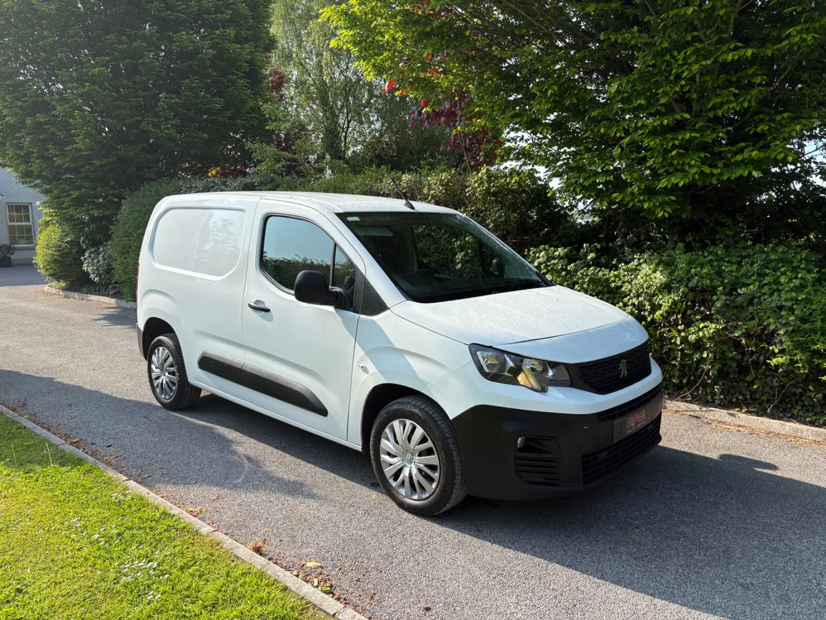 2022 Peugeot Partner (finance available ) - Image 1