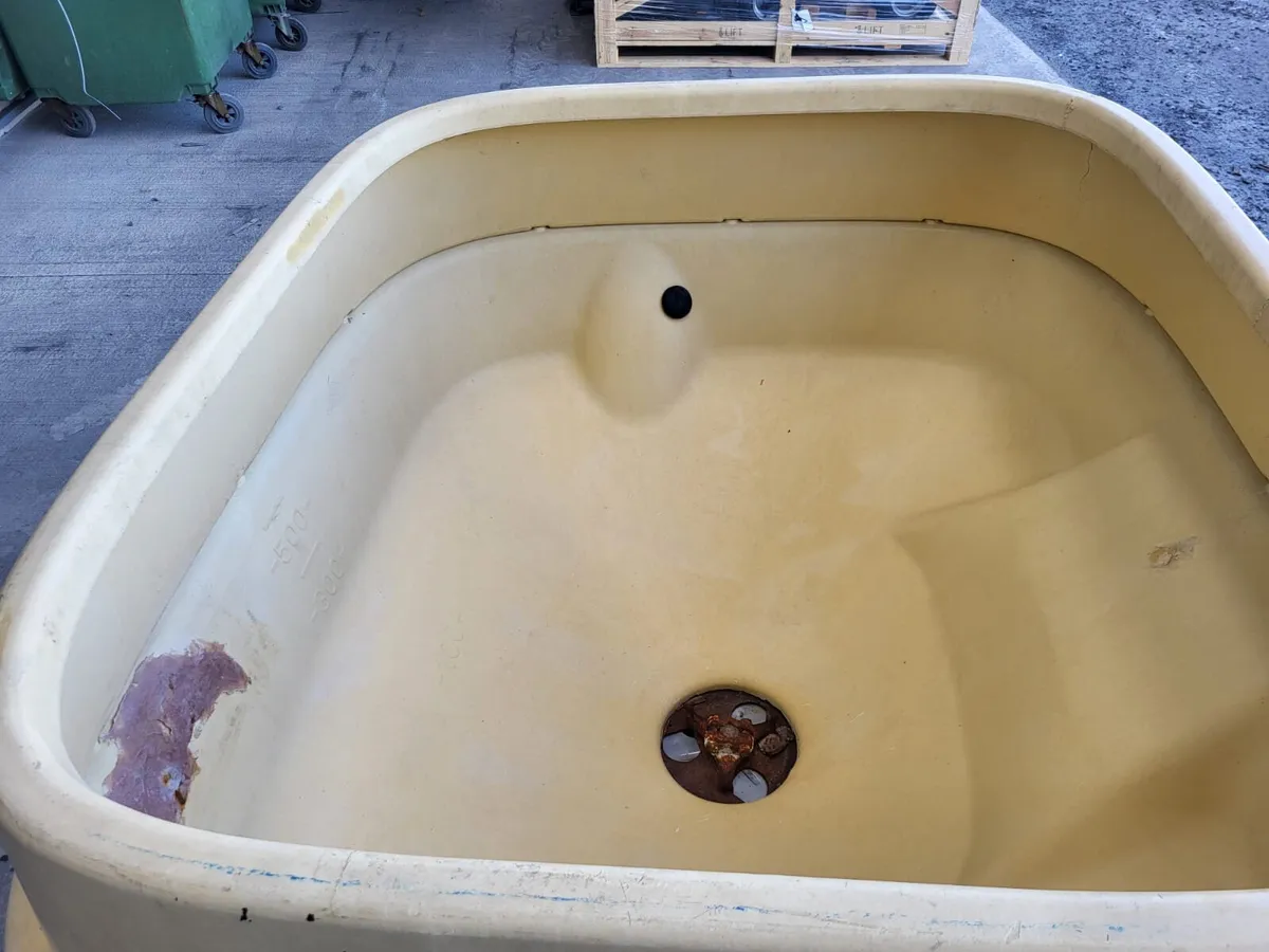 Used Vicon 1154 Wagtail Fertiliser Spreader - Image 2