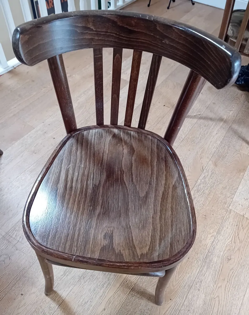 Chairs 5 euro each 17 in total tables 20 euro each - Image 1