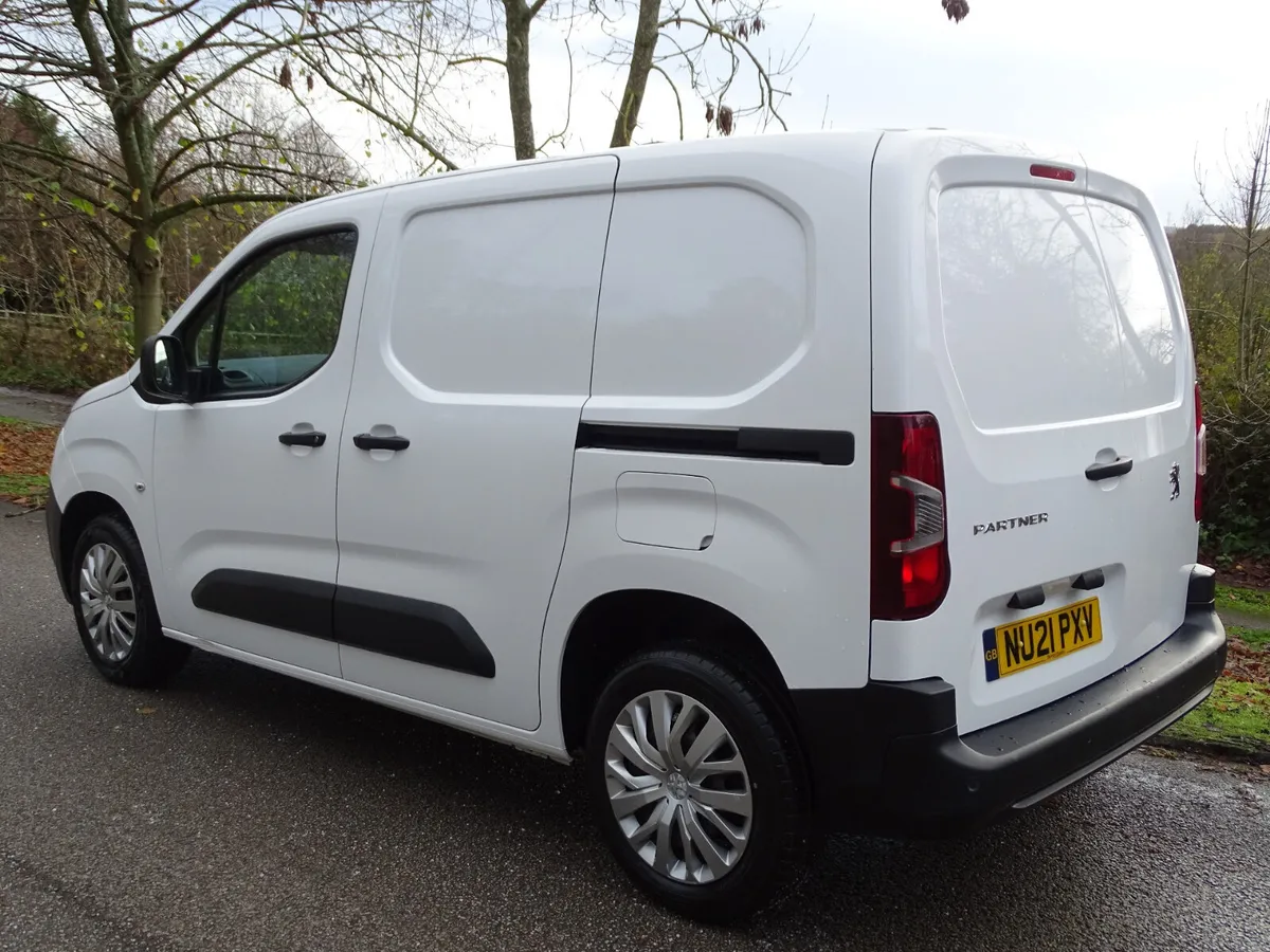 2021 Peugeot Partner Small Panel Van - Image 4